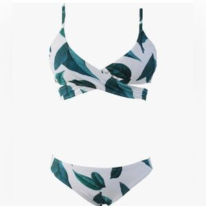 Beach Green Leaf Print Bikini Set. Wrap Top Bikini (M) NWOT